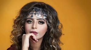 ظهور مثير لملكة جمال اليمن تثير ضجة كبيرة في مواقع التواصل الاجتماعي .. صور
