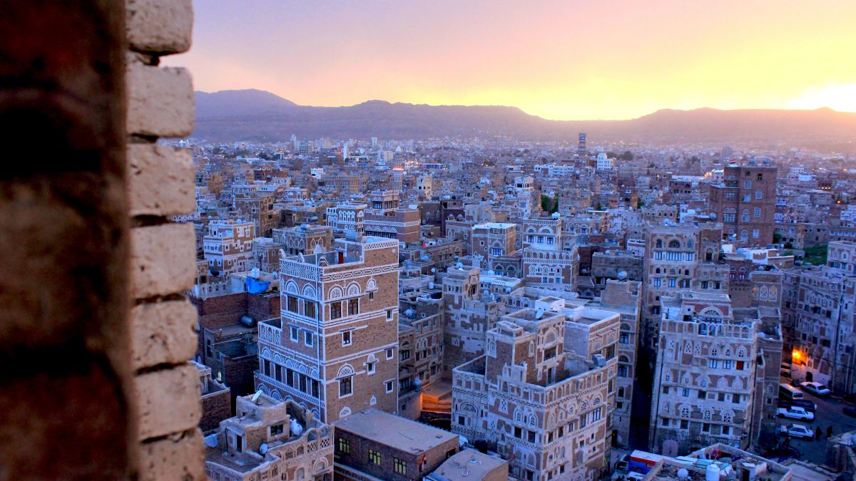 صدور توجيه رسمي هام من صنعاء يثير إرتياح كافة المواطنين.. وهذا ما سيحدث إبتداءً من بعد غد (تفاصيل)