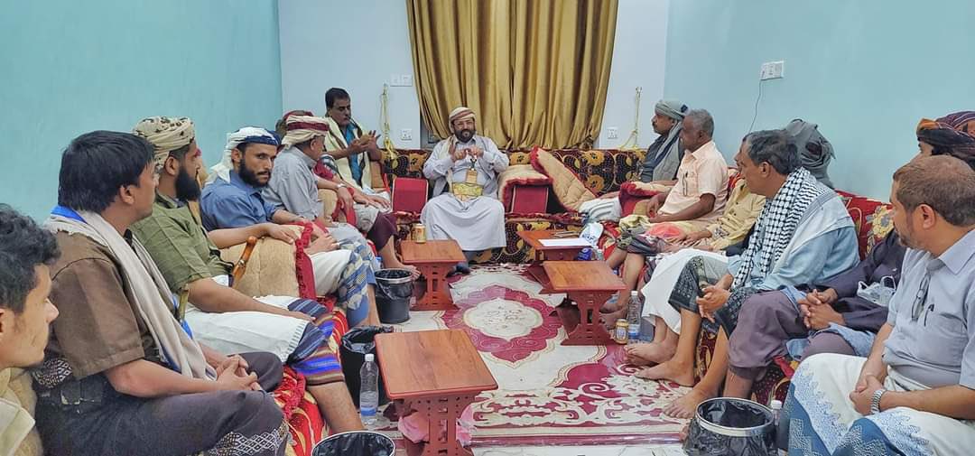 هكذا ظهر محافظ مأرب سلطان العرادة اليوم وهذا ما قاله لوفد طارق صالح الذي يزور مأرب ..صورة وكواليس اللقاء