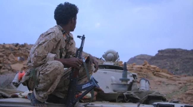 ميليشيا الحوثي تستهدف مواقع الجيش الوطني شرق مدينة تعز
