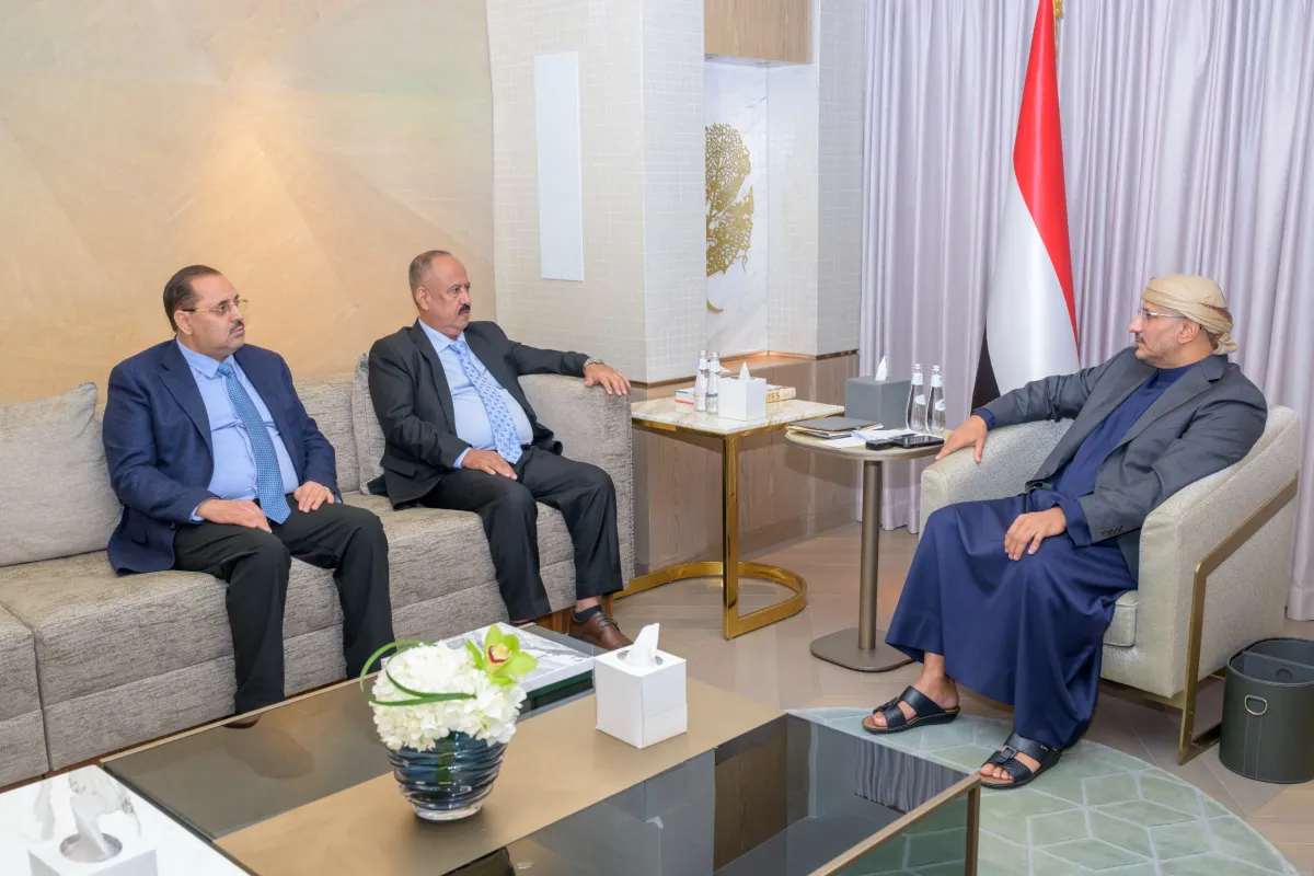 طارق صالح يلتقي وزيري النقل وشؤون مجلسي النواب والشورى