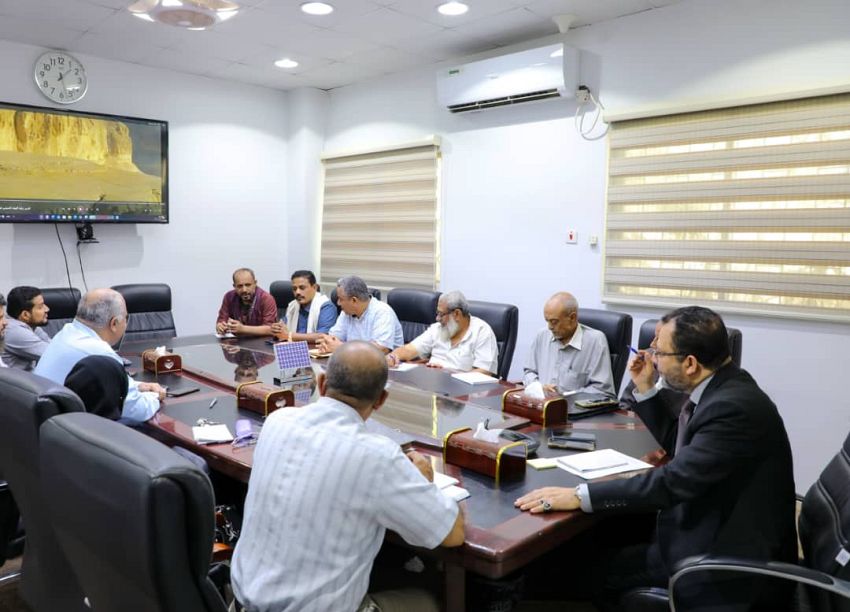 وزير الكهرباء يبحث إمكانية تنفيذ شركة صينية محطة طاقة شمسية بقدرة 50 ميجاوات في حضرموت